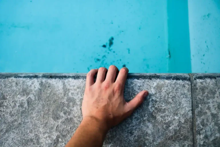 Comment augmenter le pH d&rsquo;une piscine sans effet yoyo