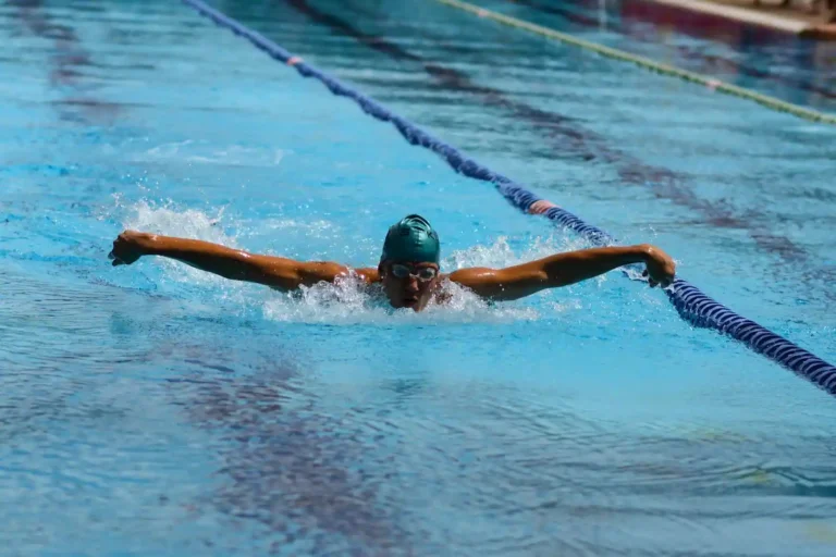 Nage à contre-courant pour piscine coque : choisir et installer sans casser la garantie