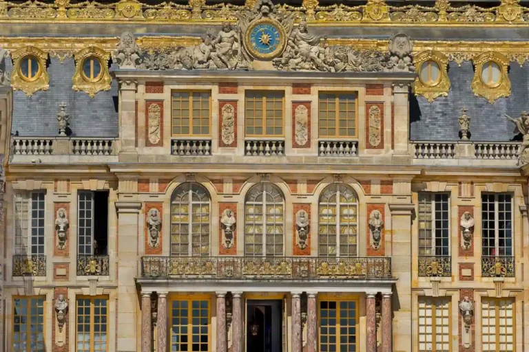 La construction du château de Versailles : étapes, architectes et chantier
