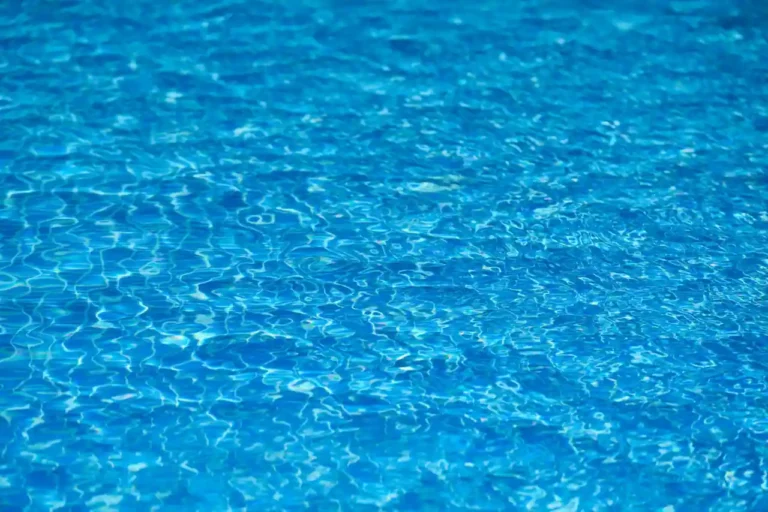 Entretien de piscine : le guide pour une eau saine toute l&rsquo;année