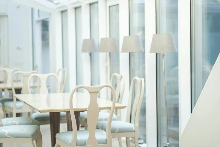 Le mobilier d&rsquo;hôtellerie : bien choisir pour un usage intensif