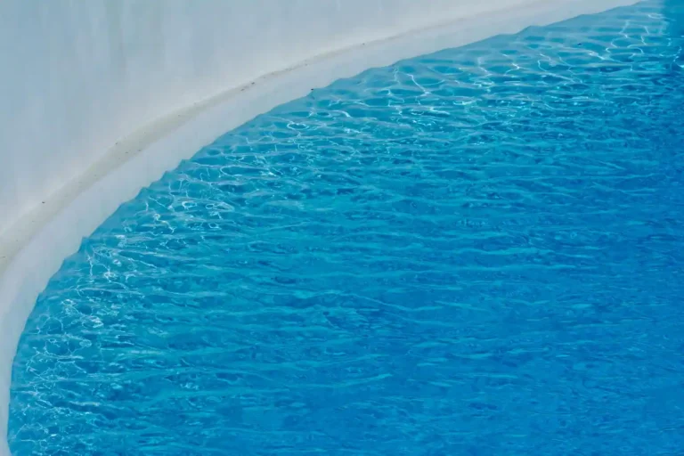 Piscine hors sol tubulaire : bien la choisir et l&rsquo;installer
