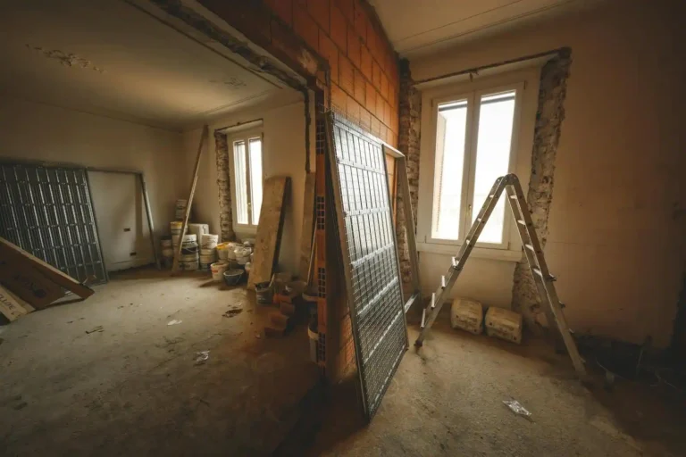 Prix d&rsquo;une rénovation de maison : à quoi s&rsquo;attendre en 2026