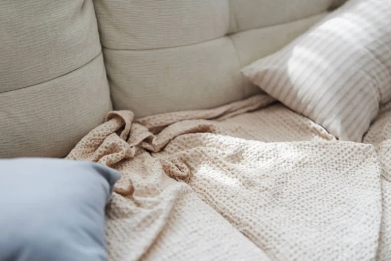 Salon cocooning scandinave : créer une ambiance hygge chez soi