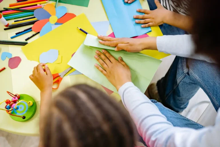 Bricolage de carnaval : masques, costumes et déco à faire soi-même