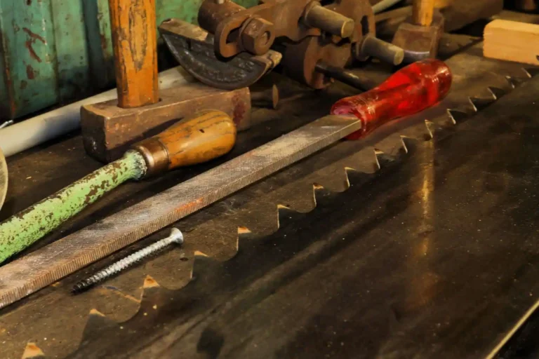 Bricolage : ses synonymes et comment choisir le bon
