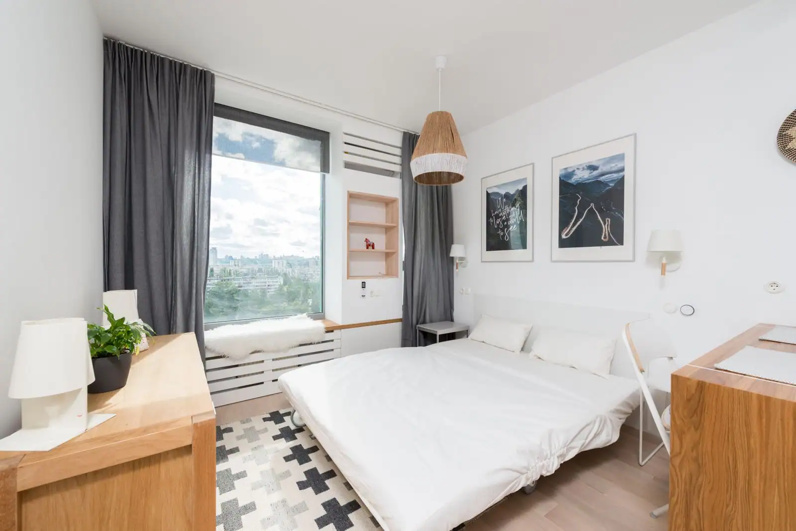 Chambre meublée et lumineuse chez un particulier, prête à accueillir un locataire