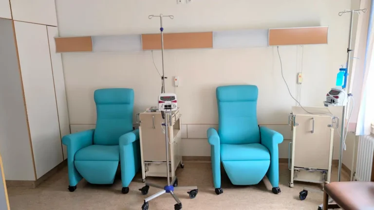 Chambre implantable et chimiothérapie : rôle, pose et vie au quotidien